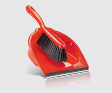 Ideal for sweeping dust , broken glasses, etc... Provided with rubber lip for perfect use. NO.1026/R